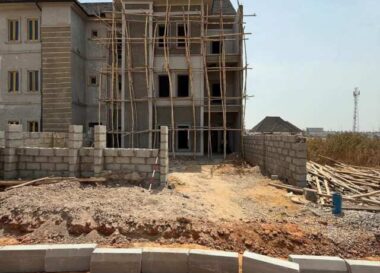 4 bedroom semi-detached duplex with Bq