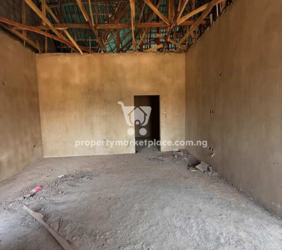 4 bedroom semi-detached duplex with Bq