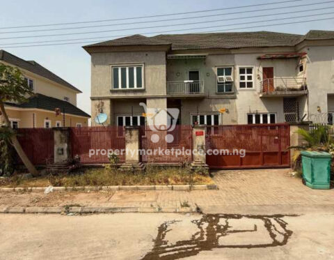 4 bedroom semi-detached duplex with Bq