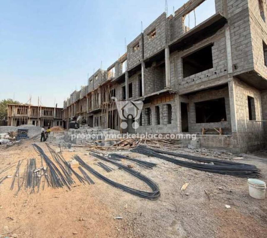 4 bedroom terrace duplex with Bq