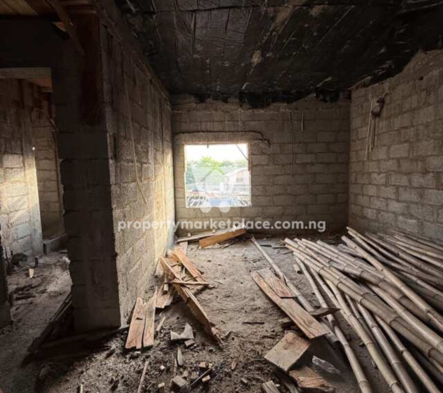 4 bedroom terrace duplex with Bq