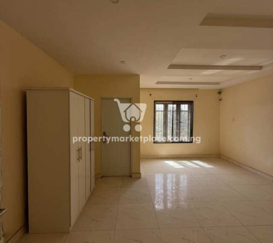3 bedroom terrace duplex with Bq