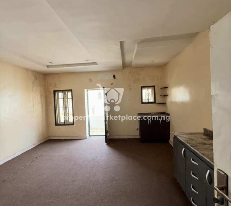3 bedroom terrace duplex with Bq