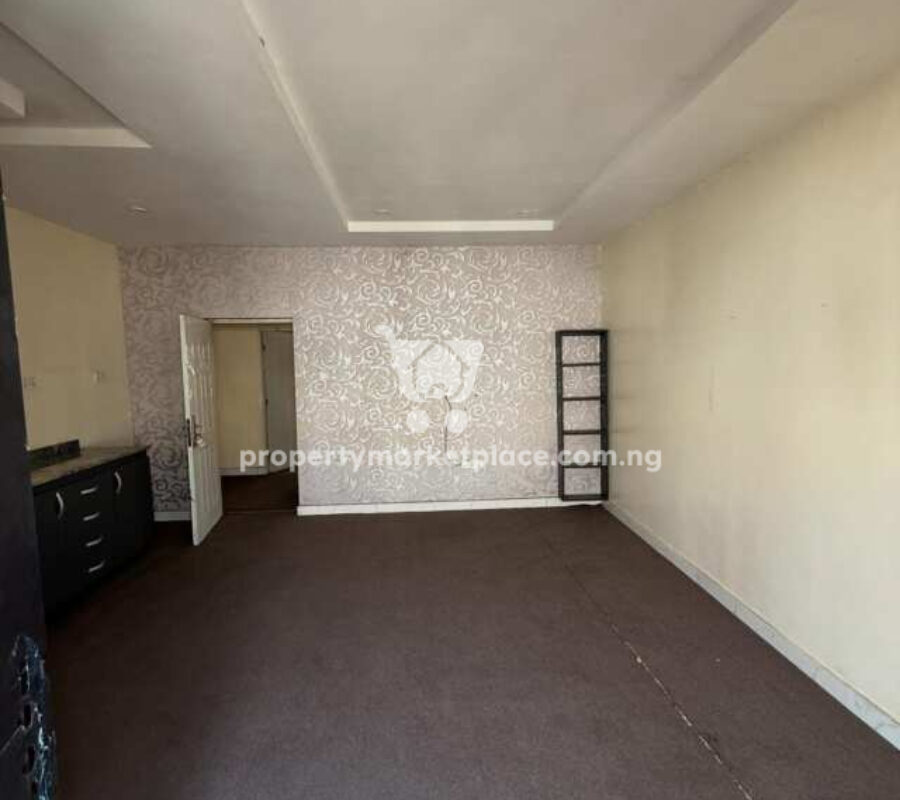 3 bedroom terrace duplex with Bq
