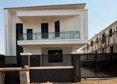 5 bedroom detached duplex and Bq with swimming pool