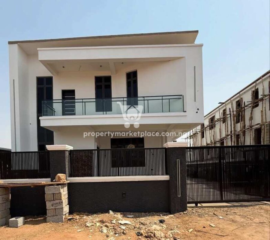 5 bedroom detached duplex and Bq with swimming pool