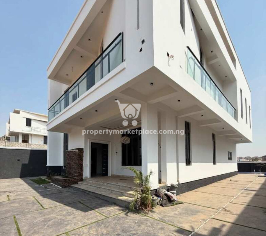 5 bedroom detached duplex and Bq with swimming pool