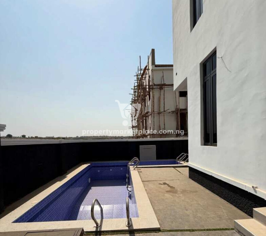 5 bedroom detached duplex and Bq with swimming pool