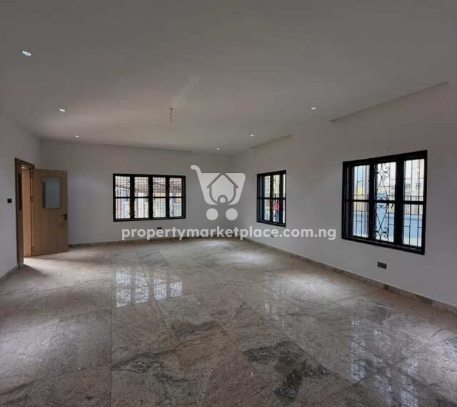 Massive 5 bedroom detached duplex with Bq