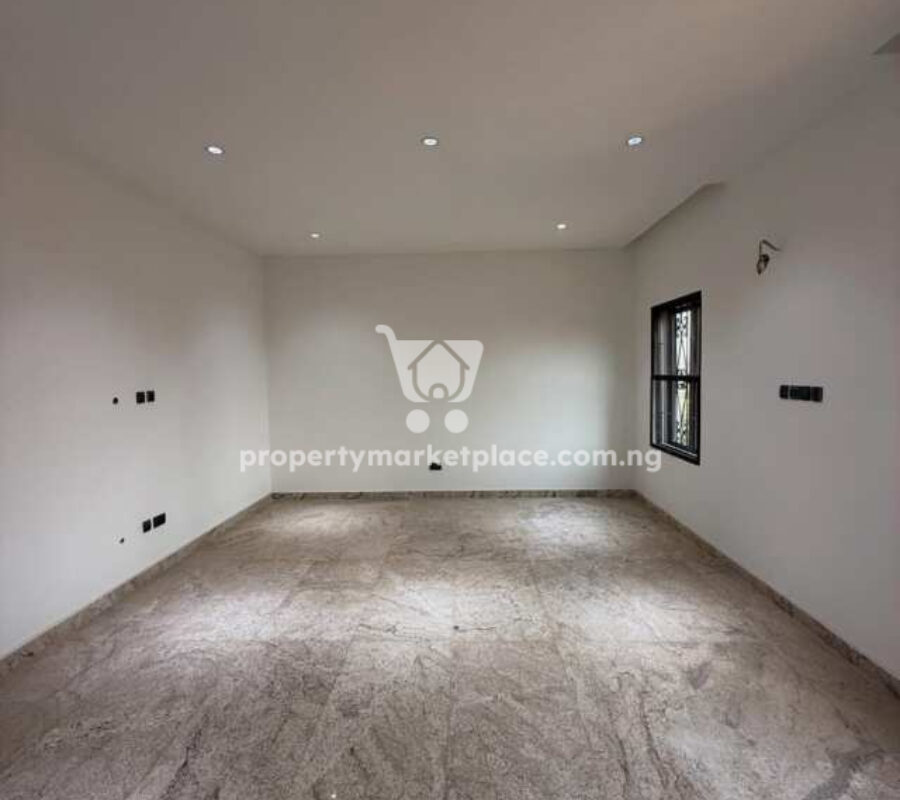 Massive 5 bedroom detached duplex with Bq