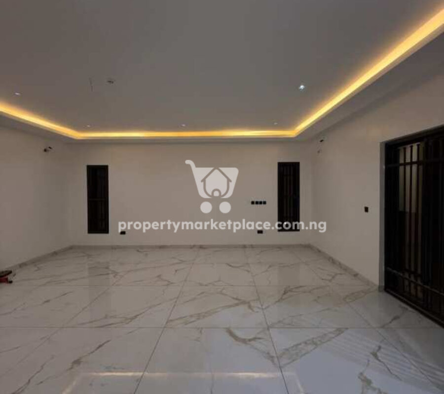 Exquisitely finished 6 bedroom detached duplex with Bq