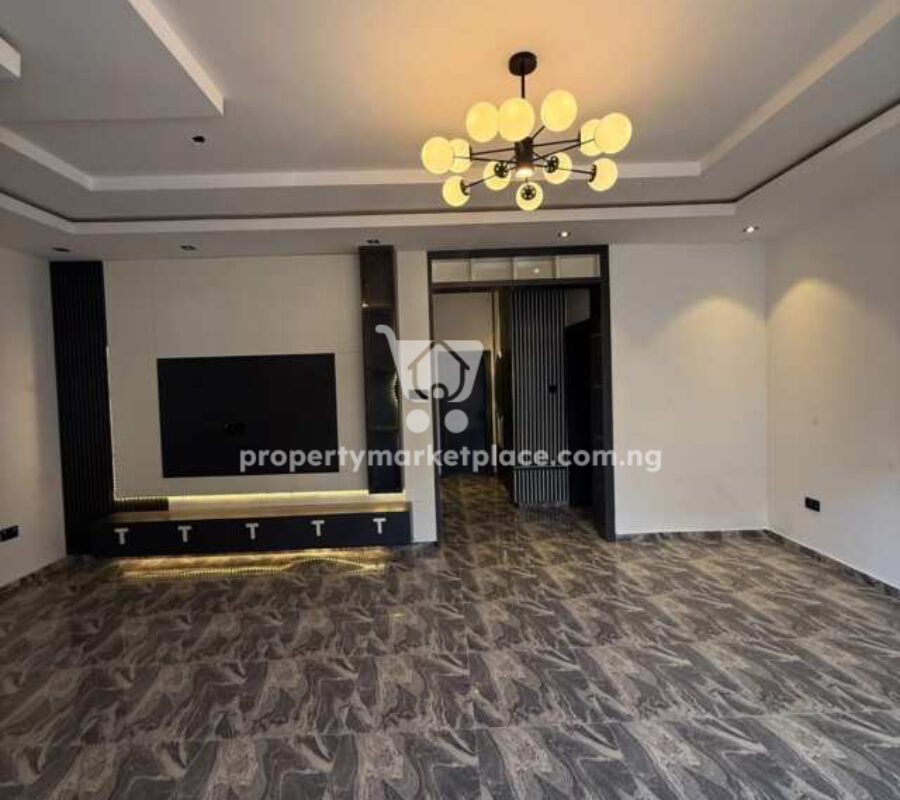Spacious 2 bedroom flat in a nice and secured estate