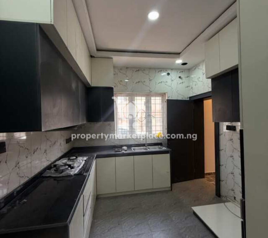 Spacious 2 bedroom flat in a nice and secured estate