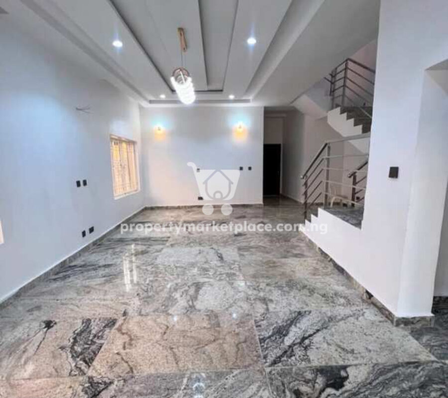Spacious 4 bedroom semi-detached duplex with Bq