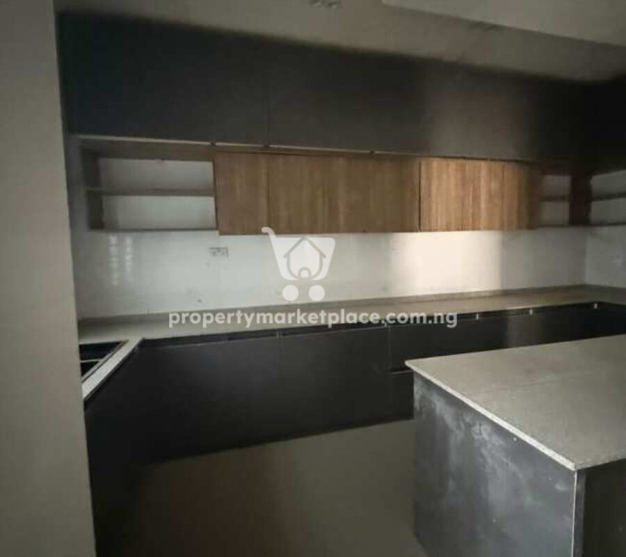 Exquisite 4 bedroom terrace duplex with Bq