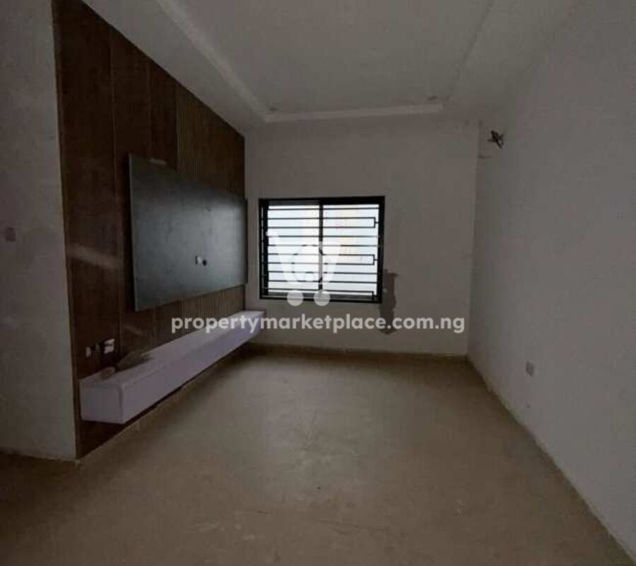 Exquisite 4 bedroom terrace duplex with Bq