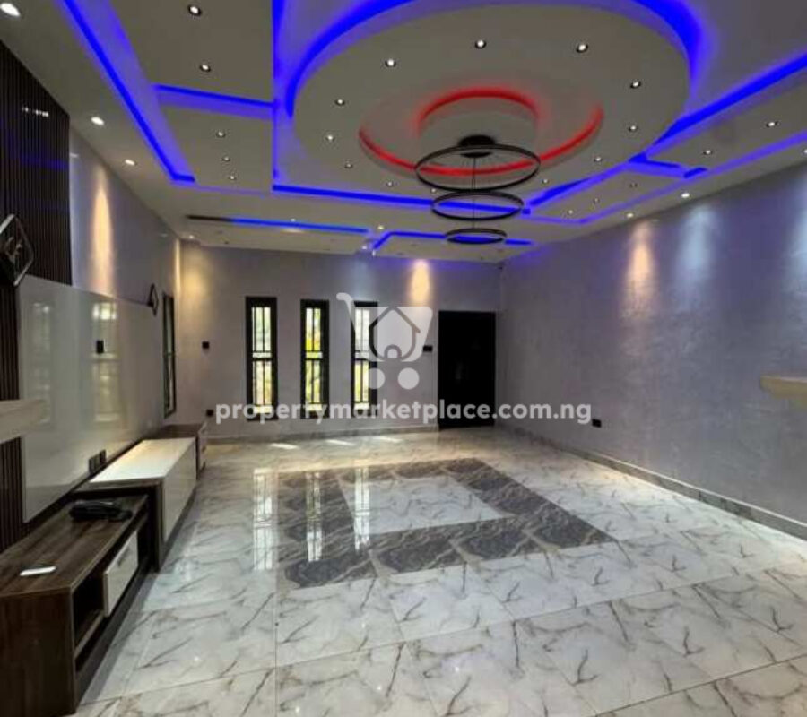 4 bedroom semi-detached duplex & 2 rooms Bq, private compoun