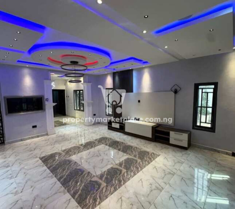 4 bedroom semi-detached duplex & 2 rooms Bq, private compoun