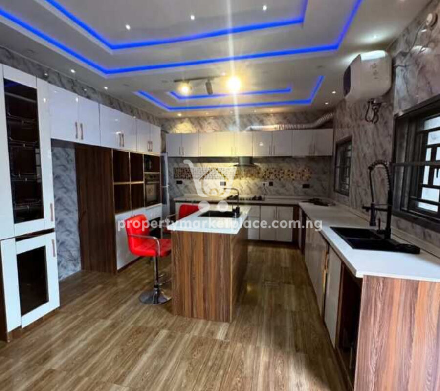 4 bedroom semi-detached duplex & 2 rooms Bq, private compoun