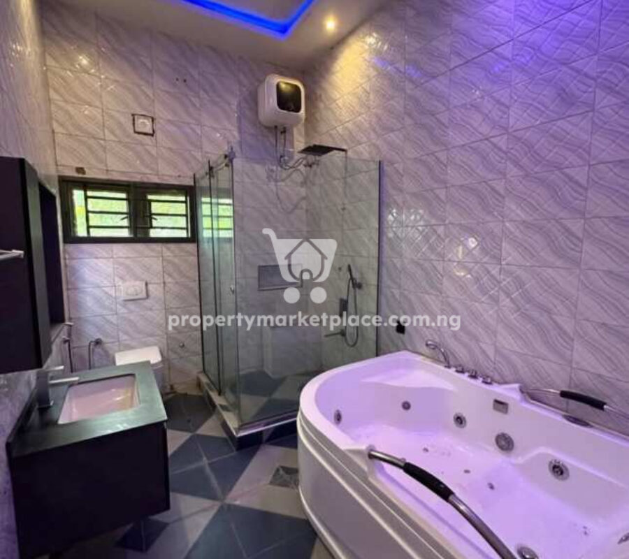 4 bedroom semi-detached duplex & 2 rooms Bq, private compoun