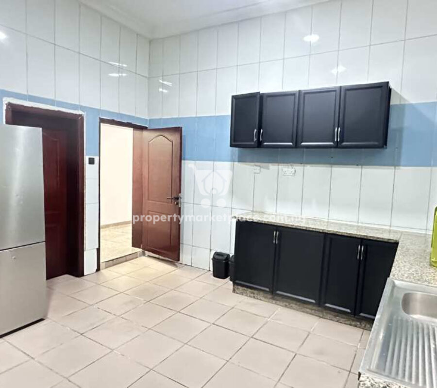 Furnished 4 bedroom detached duplex & 1 bedroom guest chalet