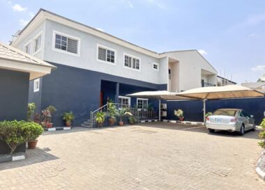 Furnished 4 bedroom detached duplex & 1 bedroom guest chalet