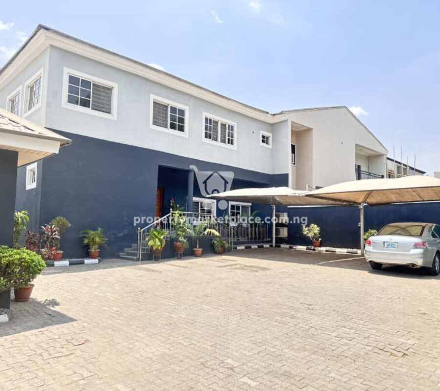 Furnished 4 bedroom detached duplex & 1 bedroom guest chalet