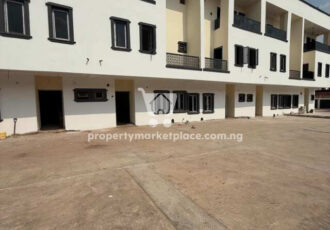 Spacious 4 bedroom terrace duplex with a room Bq