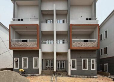 Massive 4 bedroom terrace duplex with a room Bq