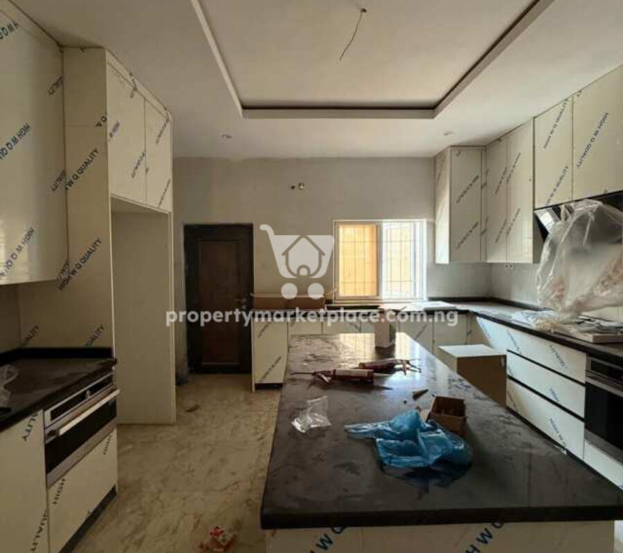 Massive 4 bedroom terrace duplex with a room Bq