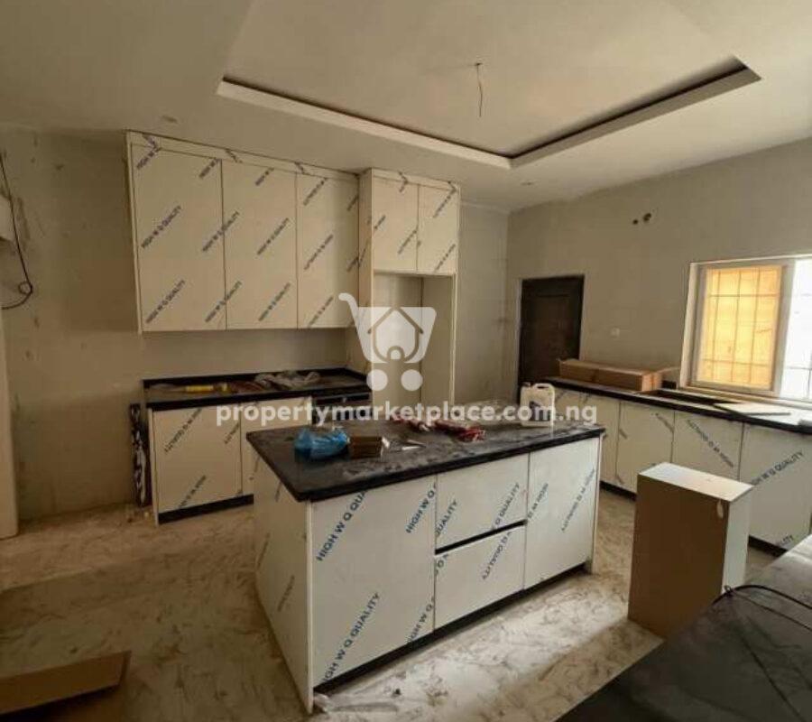 Massive 4 bedroom terrace duplex with a room Bq
