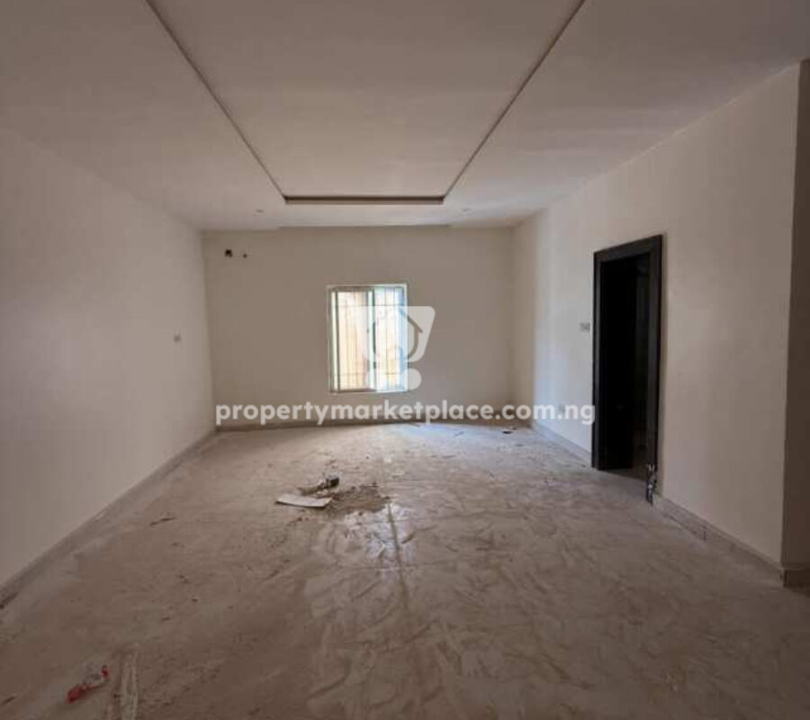 Massive 4 bedroom terrace duplex with a room Bq