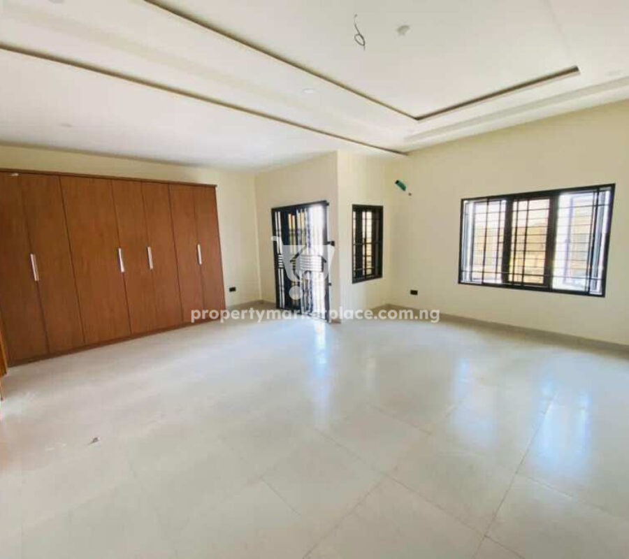 Exquisite 4 bedroom terrace duplex with a room boy’s quarter