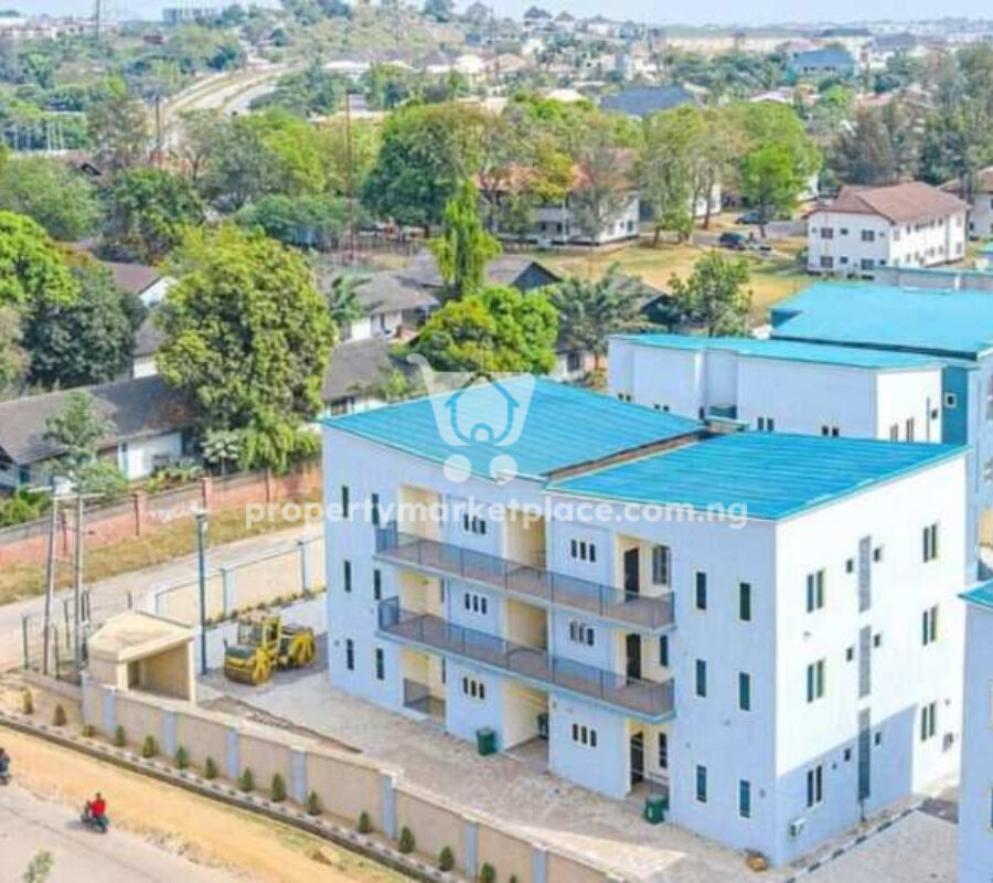 Spacious 3 bedroom flat with modern finishing in a nice area