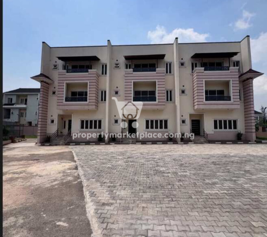 Luxurious 4 bedroom terrace duplex with a room Bq