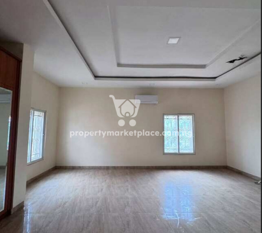 5 bedroom detached duplex with 3 living rooms & 2 rooms Bq