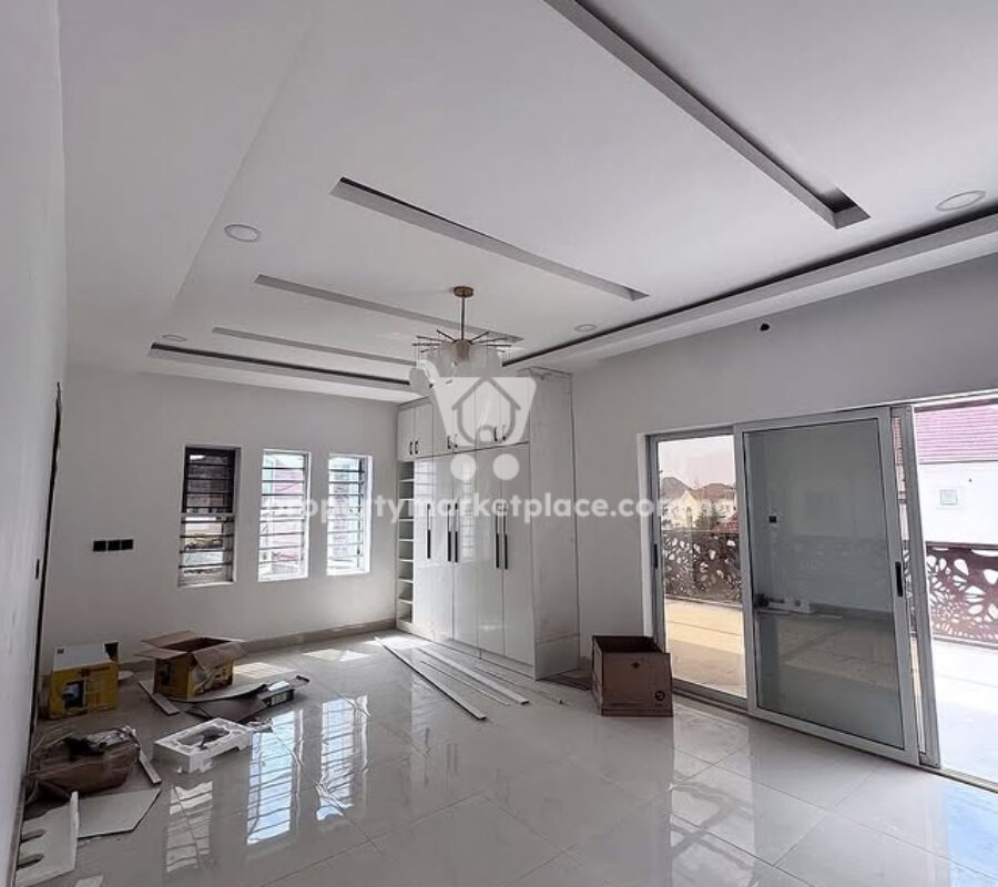 4 bedroom detached duplex with open rooftop in an estate