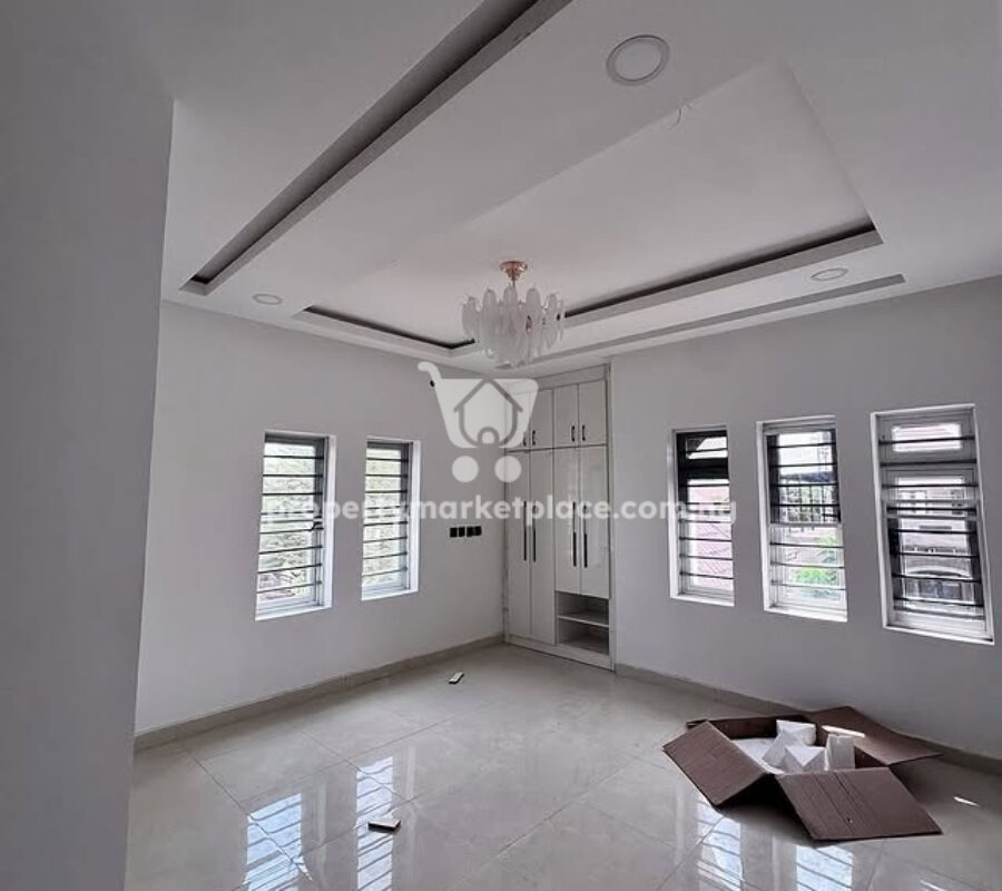 4 bedroom detached duplex with open rooftop in an estate