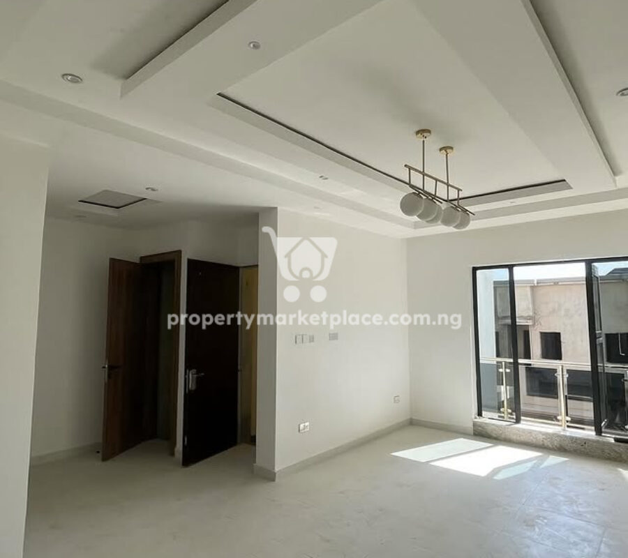 Luxurious 3 bedroom flat with a room boy’s quarters