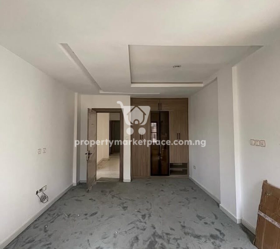 Luxurious 3 bedroom flat with a room boy’s quarters