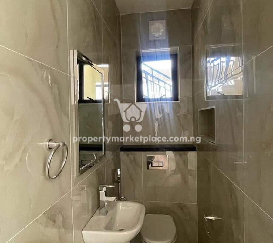 Luxurious 3 bedroom flat with a room boy’s quarters
