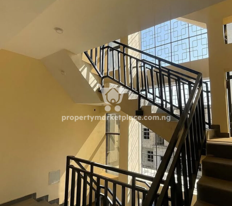 Luxurious 3 bedroom flat with a room boy’s quarters