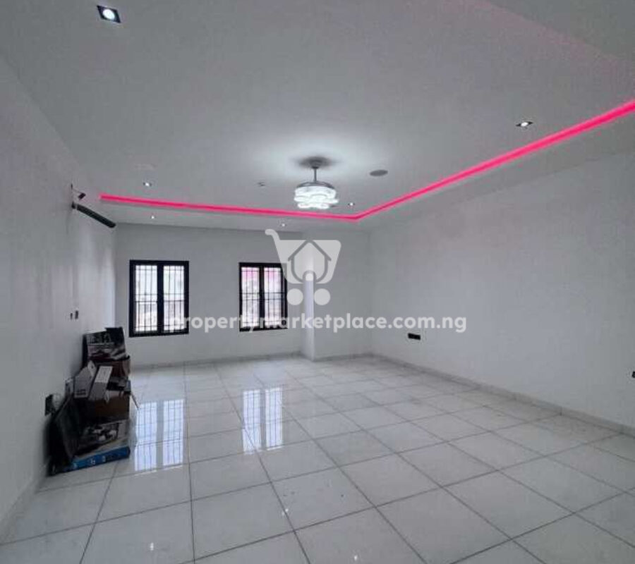 Automated 5 bedroom semi-detached duplex with Bq