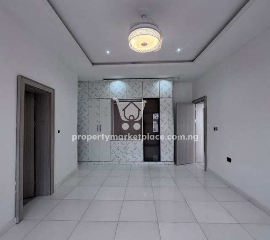 Automated 5 bedroom semi-detached duplex with Bq