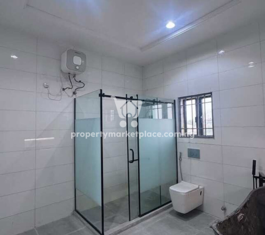 Automated 5 bedroom semi-detached duplex with Bq