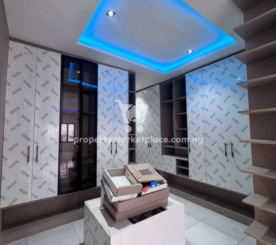 Automated 5 bedroom semi-detached duplex with Bq