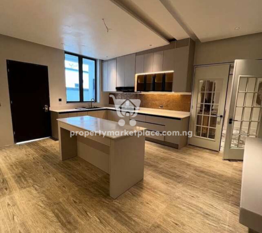 Automated & furnished 6 bedroom detached duplex with Bq