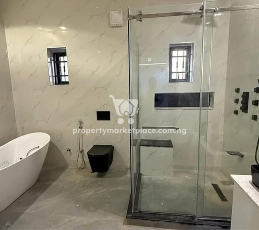 7 bedroom detached duplex with swimming pool
