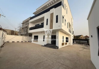 7 bedroom detached duplex with swimming pool