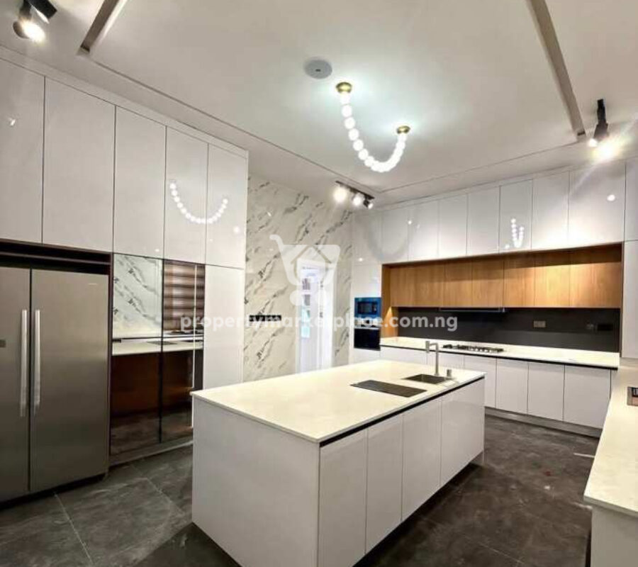 Superb 7 bedroom detached duplex with swimming pool